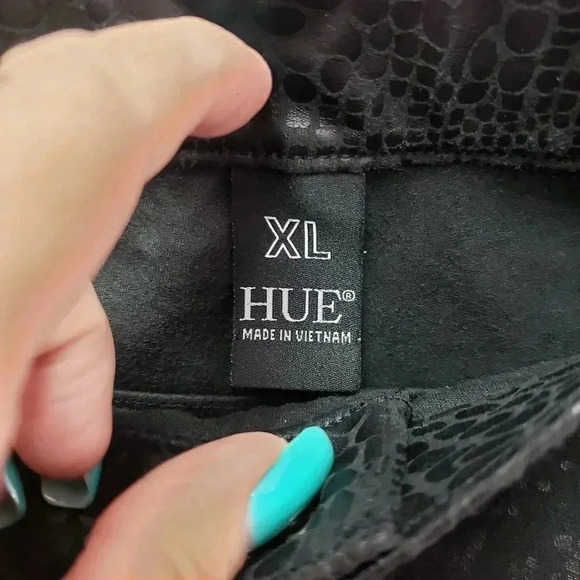 HUE Faux Leather Croc Pant - Picture 4 of 6